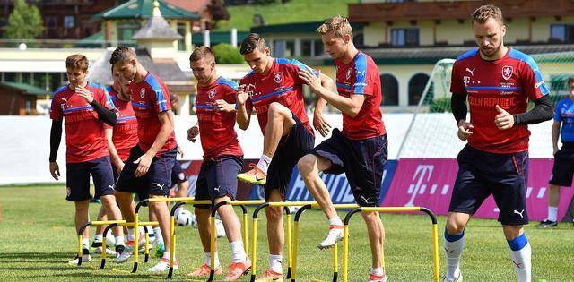 雷速-罗马尼亚小胜诺德爱尔兰,晋级欧预赛淘汰赛